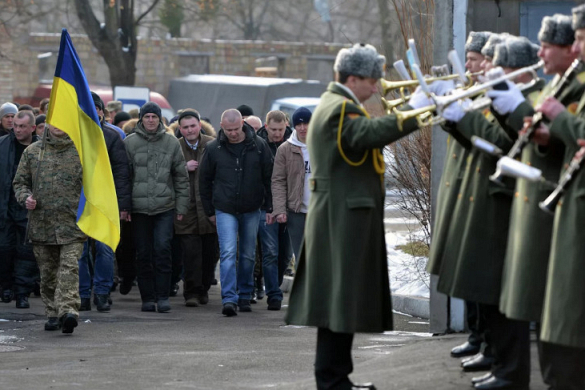 В Украине водителей автобусов массово снимают с рейсов и доставляют в военкоматы