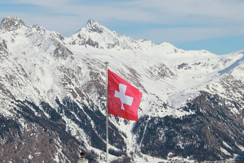 Вице-канцлер Швейцарии умер во время похода в горы