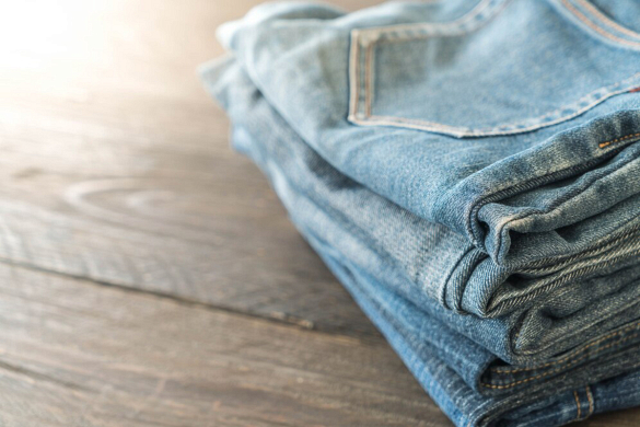 Стилист назвала распространенную ошибку при выборе джинсов