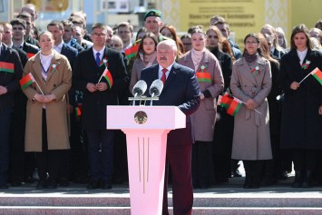 Лукашенко: традиция торжественного чествования важнейших символов суверенной Беларуси стала поистине всенародной