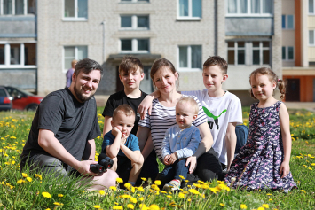 Супруги Дарья и Алексей Жук из Горок нашли свое призвание в родительстве