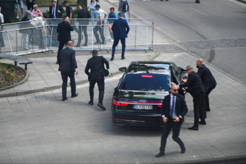 Премьер-министр Словакии пострадал в результате стрельбы – он госпитализирован, стрелок задержан