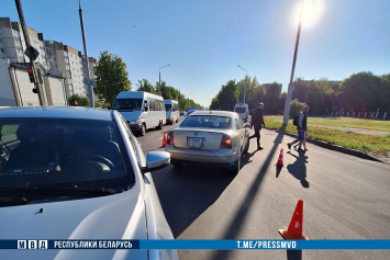 В Бобруйске под колеса авто попали двое детей пяти и шести лет