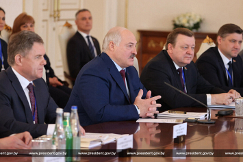 Лукашенко предложил Азербайджану содействие в послевоенном восстановлении территорий