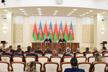 Лукашенко о потенциальном товарообороте с Азербайджаном: миллиард долларов – это будет очень крупный шаг