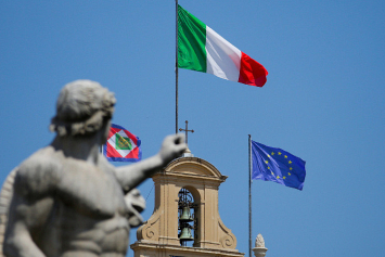 В Италии предложили снять флаги Евросоюза с административных зданий