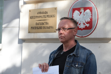 Посольство Польши в Минске отказалось принять у Томаша Шмидта пакет документов