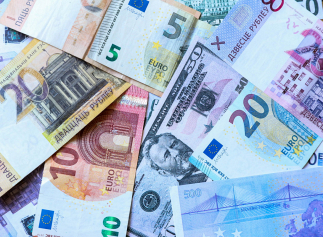 Российский рубль и доллар подорожали, евро и юань подешевели на торгах 17 мая 