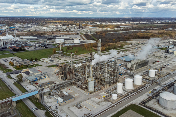 Канада просит химические заводы проверить уровень загрязнения, так как утечка затронула коренное население