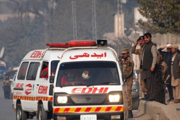 На востоке Пакистана автобус упал в овраг – 13 человек погибли 
