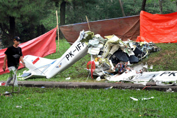 В Индонезии разбился небольшой самолет – погибли 3 человека