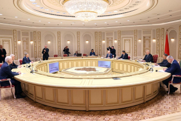 Подробности встречи Лукашенко с губернатором Магаданской области