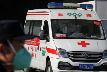 В китайской провинции Хунань мужчина с ножом напал на прохожих в парке – трое погибли, двое ранены