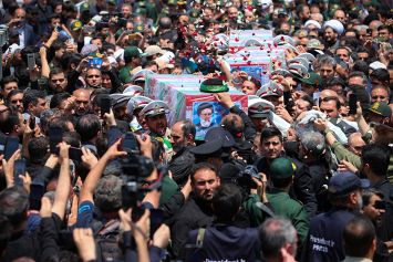 В Иране начались похороны президента и других погибших при крушении вертолета