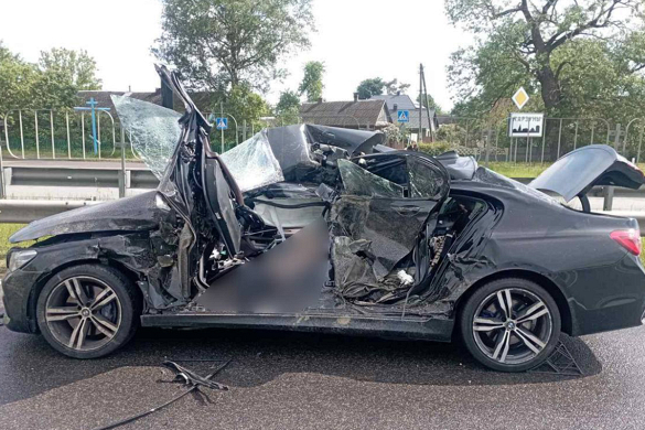 В Червенском районе автомобиль столкнулся со школьным автобусом: водитель легковушки погиб