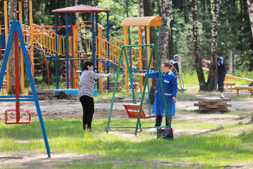 На каникулах в Беларуси оздоровятся в лагерях 393 тысячи детей и подростков