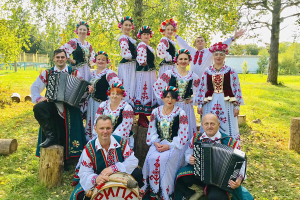 Лучший работник культуры Могилевского района играет на 12 музыкальных инструментах и популяризирует традиции