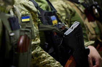 Около 350 готовых вступить в ВСУ осужденных досрочно освободили в Украине за неделю