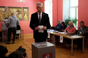 Действующий президент Литвы Науседа во втором туре выборов лидирует с 85% голосов
