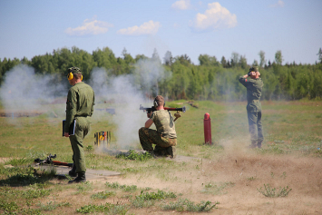 В Вооруженных Силах Беларуси начались испытания на право ношения нагрудного знака «Доблесть и мастерство»