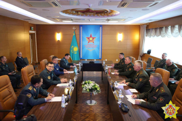 Беларусь и Казахстан рассмотрели вопросы взаимодействия между военными учебными заведениями двух стран