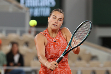 Соболенко победила Андрееву на старте Открытого чемпионата Франции по теннису
