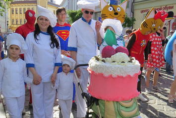 Кареты, яхты и ковры-самолеты – в Гродно пройдет яркий парад-шествие детских колясок