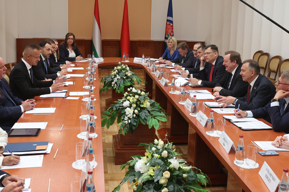 Алейник: важно сохранить и приумножить динамику белорусско-венгерских контактов в торгово-экономической сфере