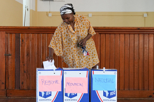 В ЮАР завершилось голосование на всеобщих выборах, идет подсчет голосов