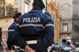 В Италии у 81-летней женщины при обыске полиция нашла дома почти килограмм кокаина