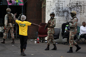 В ЮАР за преступления во время выборов задержаны 58 человек, заведено 98 дел