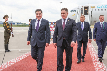 Фотофакт. Премьер-министр Казахстана прибыл в Минск