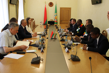 Каждый визит в Беларусь вызывает восторг – в Минсельхозпроде прошла встреча с делегацией из Зимбабве