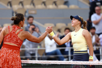 Соболенко потерпела поражение от Андреевой в четвертьфинале Открытого чемпионата Франции