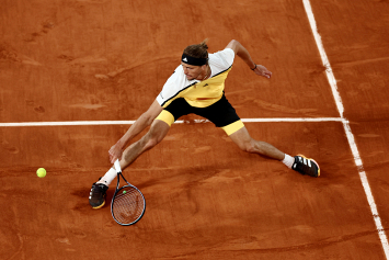 Зверев стал последним полуфиналистом Открытого чемпионата Франции по теннису