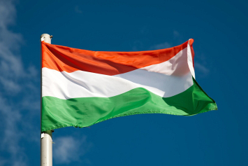 Сийярто отметил, что Венгрия обеспокоена заявлениями ряда стран Европы о ядерном оружии