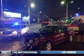 Таксист спровоцировал массовое ДТП на перекрестке в Минске