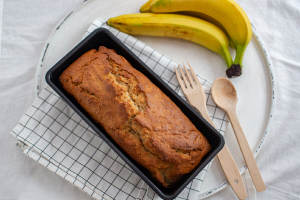Домашняя выпечка: ароматный и нежный банановый хлеб с грецкими орехами внутри