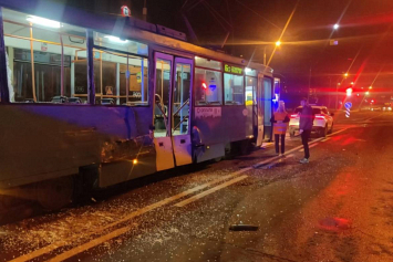 В Минске ночью столкнулись грузовик и трамвай – есть пострадавшие