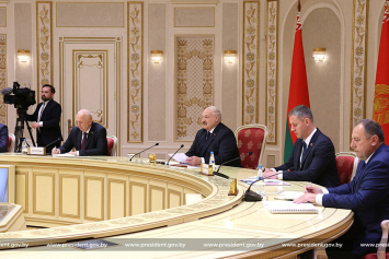 Лидирующая сфера в отношениях: Лукашенко оценил сотрудничество с Воронежской областью в строительстве