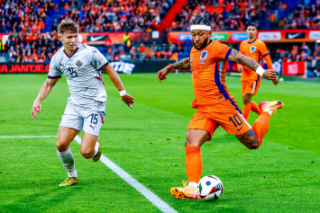 Сборная Нидерландов по футболу нанесла разгромное поражение исландцам в товарищеской игре