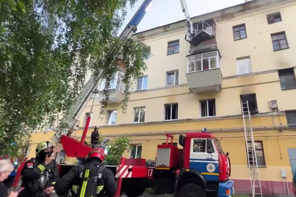 МЧС: в Минске жильцов многоквартирного дома эвакуируют из-за пожара