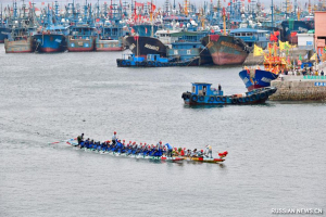 В уезде Ляньцзян китайской провинции Фуцзянь прошли гонки на драконьих лодках