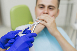 Как пережить удаление зубов и на какие симптомы стоит обратить внимание – ответил врач-ортодонт