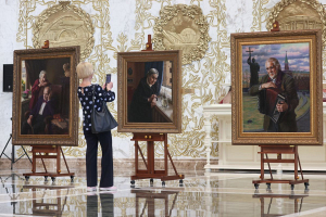 Выставка работ Александра Шилова открылась во Дворце Независимости. В июле ее увидеть сможет каждый