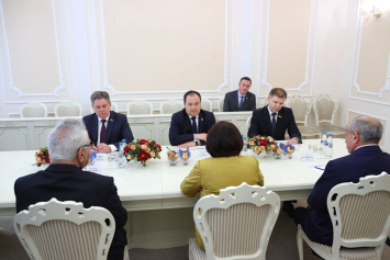 Головченко: мы обязаны конвертировать наши теплые и братские отношения в торгово-экономическую плоскость