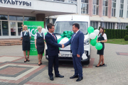 Беларусбанк подарил спецавтомобиль пинским медикам
