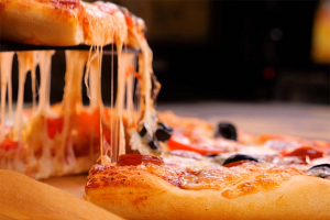 От соуса до теста — рецепт собственного приготовления домашней пиццы