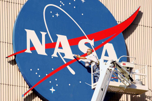 NASA отменило выход астронавтов в космос из-за проблем со скафандрами