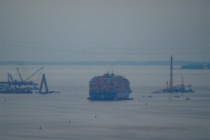 Грузовое судно «Дали» отплыло из Балтимора спустя почти 3 месяца после обрушения моста